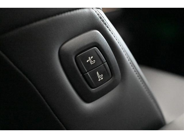 クラウンスポーツ Ｚ　ＡＷＤ　フルセグテレビ　１オーナー　ＥＴＣ車載器　ＴＶナビ　クルコン　横滑り防止装置　エアバッグ　本革　ＡＣ１００Ｖ　ミュージックプレイヤー接続可　メモリナビ　ドラレコ　キーレス　盗難防止装置　ＡＢＳ（14枚目）