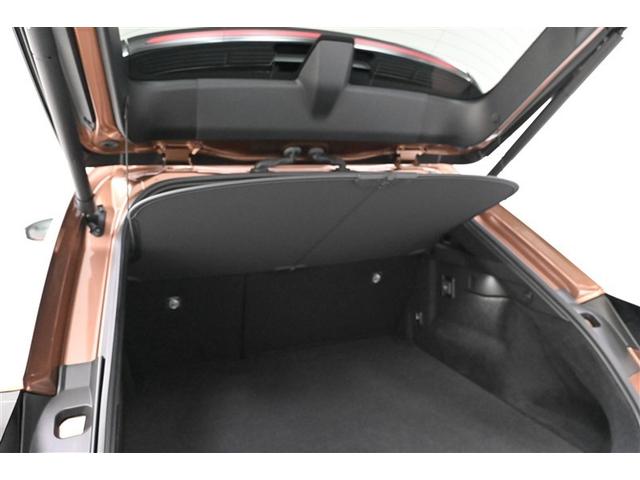 クラウンスポーツ Ｚ　ＡＷＤ　フルセグテレビ　１オーナー　ＥＴＣ車載器　ＴＶナビ　クルコン　横滑り防止装置　エアバッグ　本革　ＡＣ１００Ｖ　ミュージックプレイヤー接続可　メモリナビ　ドラレコ　キーレス　盗難防止装置　ＡＢＳ（17枚目）