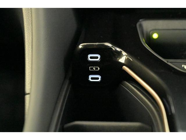 クラウンスポーツ Ｚ　ＡＷＤ　フルセグテレビ　１オーナー　ＥＴＣ車載器　ＴＶナビ　クルコン　横滑り防止装置　エアバッグ　本革　ＡＣ１００Ｖ　ミュージックプレイヤー接続可　メモリナビ　ドラレコ　キーレス　盗難防止装置　ＡＢＳ（32枚目）