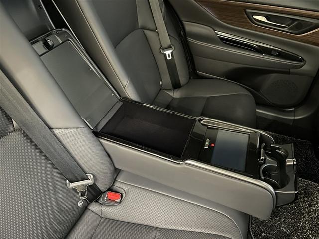 クラウン Ｚ　ムーンルーフ　レザーシート　ＬＥＤヘッドライト　１オナ　地デジＴＶ　ＡＢＳ　ＡＣ１００Ｖ　パワーシート　バックモニター　スマートキー　ＥＴＣ　アルミホイール　エアコン　盗難防止装置　メモリーナビ（18枚目）