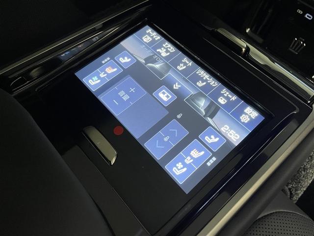 クラウン Ｚ　ムーンルーフ　レザーシート　ＬＥＤヘッドライト　１オナ　地デジＴＶ　ＡＢＳ　ＡＣ１００Ｖ　パワーシート　バックモニター　スマートキー　ＥＴＣ　アルミホイール　エアコン　盗難防止装置　メモリーナビ（19枚目）