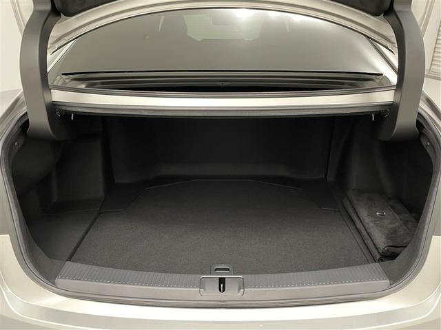 クラウン Ｚ　ムーンルーフ　レザーシート　ＬＥＤヘッドライト　１オナ　地デジＴＶ　ＡＢＳ　ＡＣ１００Ｖ　パワーシート　バックモニター　スマートキー　ＥＴＣ　アルミホイール　エアコン　盗難防止装置　メモリーナビ（20枚目）