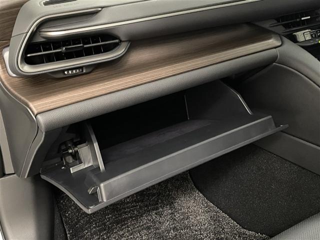 クラウン Ｚ　ムーンルーフ　レザーシート　ＬＥＤヘッドライト　１オナ　地デジＴＶ　ＡＢＳ　ＡＣ１００Ｖ　パワーシート　バックモニター　スマートキー　ＥＴＣ　アルミホイール　エアコン　盗難防止装置　メモリーナビ（32枚目）