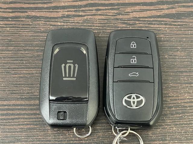 クラウン Ｚ　ムーンルーフ　レザーシート　ＬＥＤヘッドライト　１オナ　地デジＴＶ　ＡＢＳ　ＡＣ１００Ｖ　パワーシート　バックモニター　スマートキー　ＥＴＣ　アルミホイール　エアコン　盗難防止装置　メモリーナビ（38枚目）