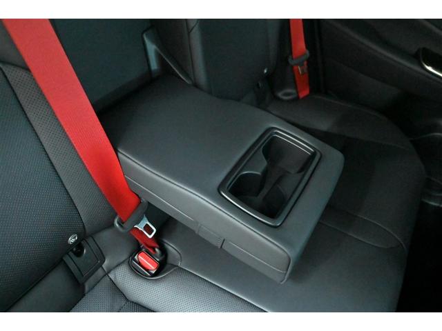 クラウンスポーツ ＲＳ　記録簿　黒革シート　サンルーフ　メモリーナビ　ナビＴＶ　地デジ　バックカメラ　ＥＴＣ　４ＷＤ　ミュージックプレイヤー接続可　パワーシート　クルーズコントロール　盗難防止装置　横滑り防止機能　キーレス（18枚目）