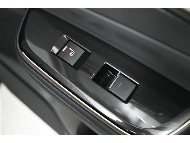 クラウンスポーツ ＲＳ　記録簿　黒革シート　サンルーフ　メモリーナビ　ナビＴＶ　地デジ　バックカメラ　ＥＴＣ　４ＷＤ　ミュージックプレイヤー接続可　パワーシート　クルーズコントロール　盗難防止装置　横滑り防止機能　キーレス（19枚目）