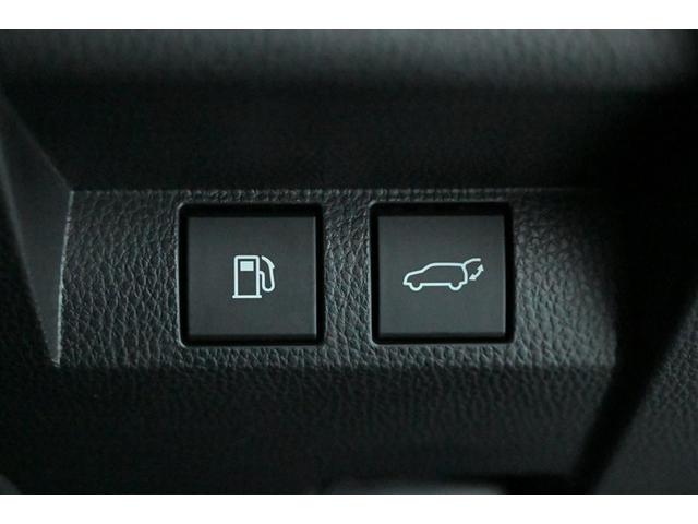 クラウンスポーツ ＲＳ　記録簿　黒革シート　サンルーフ　メモリーナビ　ナビＴＶ　地デジ　バックカメラ　ＥＴＣ　４ＷＤ　ミュージックプレイヤー接続可　パワーシート　クルーズコントロール　盗難防止装置　横滑り防止機能　キーレス（28枚目）