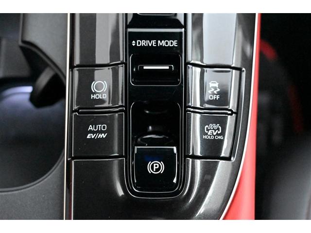 クラウンスポーツ ＲＳ　記録簿　黒革シート　サンルーフ　メモリーナビ　ナビＴＶ　地デジ　バックカメラ　ＥＴＣ　４ＷＤ　ミュージックプレイヤー接続可　パワーシート　クルーズコントロール　盗難防止装置　横滑り防止機能　キーレス（29枚目）