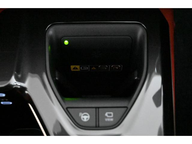 クラウンスポーツ ＲＳ　記録簿　黒革シート　サンルーフ　メモリーナビ　ナビＴＶ　地デジ　バックカメラ　ＥＴＣ　４ＷＤ　ミュージックプレイヤー接続可　パワーシート　クルーズコントロール　盗難防止装置　横滑り防止機能　キーレス（32枚目）