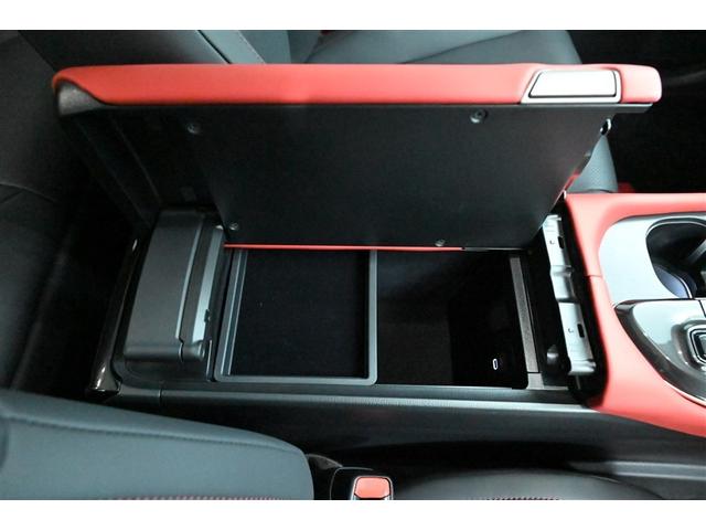 クラウンスポーツ ＲＳ　記録簿　黒革シート　サンルーフ　メモリーナビ　ナビＴＶ　地デジ　バックカメラ　ＥＴＣ　４ＷＤ　ミュージックプレイヤー接続可　パワーシート　クルーズコントロール　盗難防止装置　横滑り防止機能　キーレス（34枚目）