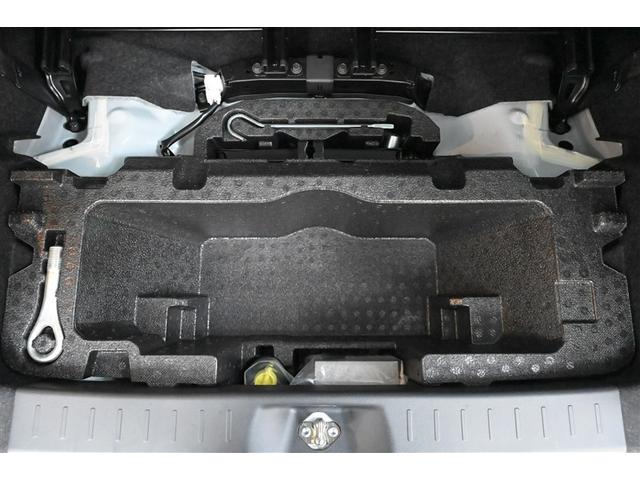 �f�b�L�{�[�h�̉��ɂ́A��e�ʂ̎��[�X�y�[�X������܂��B�{�[�h���t�b�N�ŌŒ肷��΁A�w�̍����ו����ςނ��Ƃ��o���܂��B�@���^�C���p���N���}�C���L�b�g����