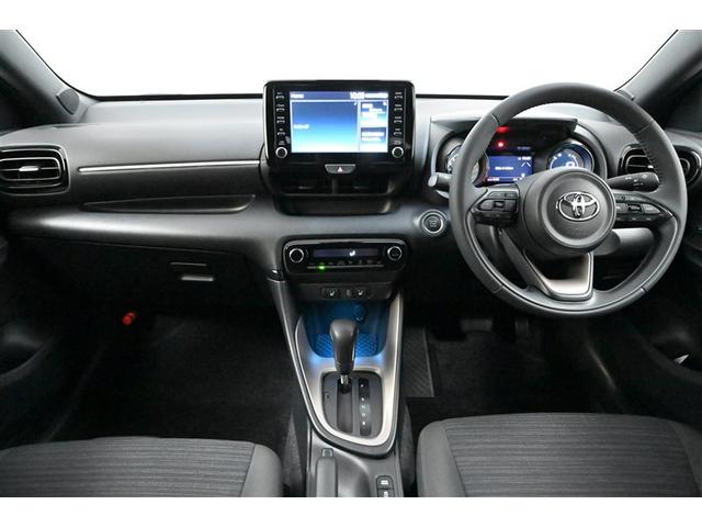 ヤリス Ｚ　サイドＳＲＳ　ＡＡＣ　バックモニタ　スマキー　横滑防止装置　キーフリー　アルミ　ＬＥＤランプ　パワーウインドウ　定期点検記録簿　助手席エアバック　クルコン　エアバッグ　パワーステアリング　ＡＢＳ（2枚目）