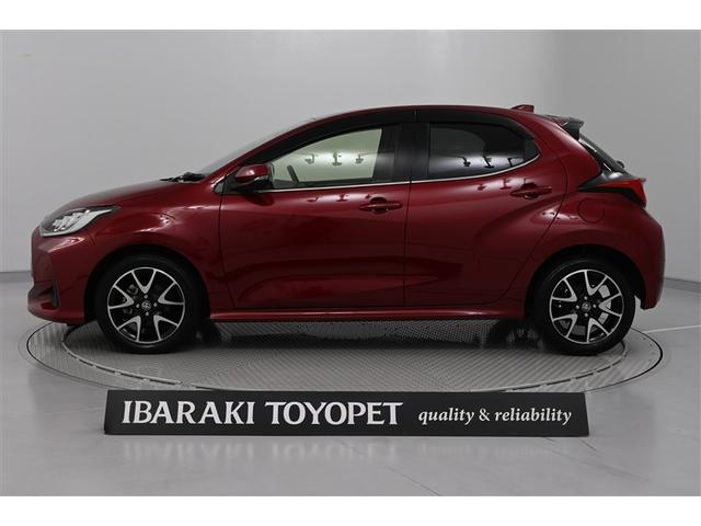 ヤリス Ｚ　サイドＳＲＳ　ＡＡＣ　バックモニタ　スマキー　横滑防止装置　キーフリー　アルミ　ＬＥＤランプ　パワーウインドウ　定期点検記録簿　助手席エアバック　クルコン　エアバッグ　パワーステアリング　ＡＢＳ（4枚目）