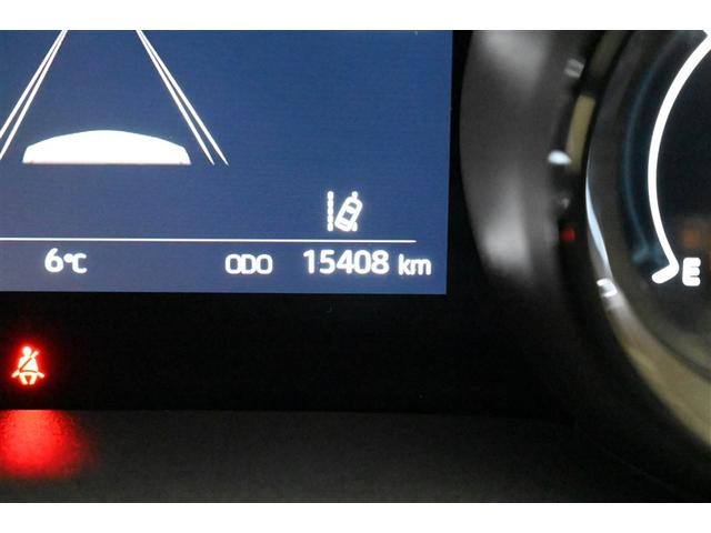 ヤリス Ｚ　サイドＳＲＳ　ＡＡＣ　バックモニタ　スマキー　横滑防止装置　キーフリー　アルミ　ＬＥＤランプ　パワーウインドウ　定期点検記録簿　助手席エアバック　クルコン　エアバッグ　パワーステアリング　ＡＢＳ（8枚目）