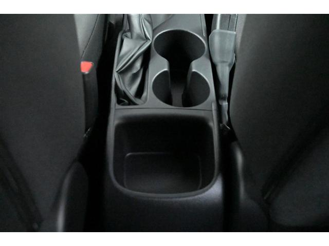 ヤリス Ｚ　サイドＳＲＳ　ＡＡＣ　バックモニタ　スマキー　横滑防止装置　キーフリー　アルミ　ＬＥＤランプ　パワーウインドウ　定期点検記録簿　助手席エアバック　クルコン　エアバッグ　パワーステアリング　ＡＢＳ（15枚目）