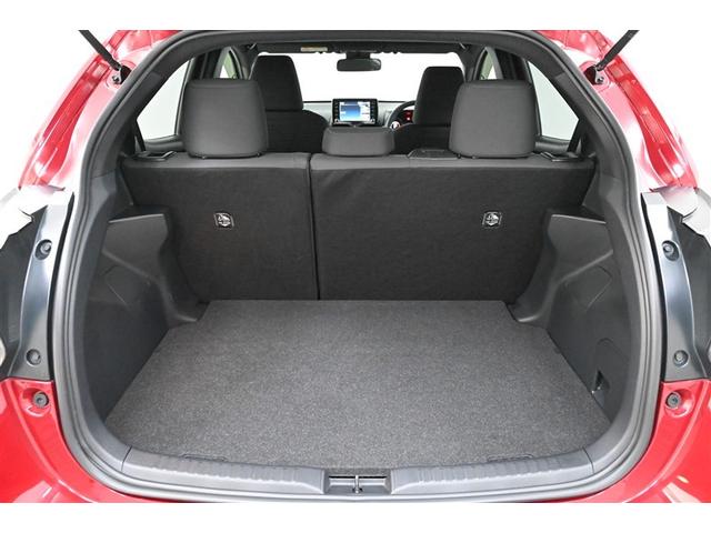 ヤリス Ｚ　サイドＳＲＳ　ＡＡＣ　バックモニタ　スマキー　横滑防止装置　キーフリー　アルミ　ＬＥＤランプ　パワーウインドウ　定期点検記録簿　助手席エアバック　クルコン　エアバッグ　パワーステアリング　ＡＢＳ（16枚目）