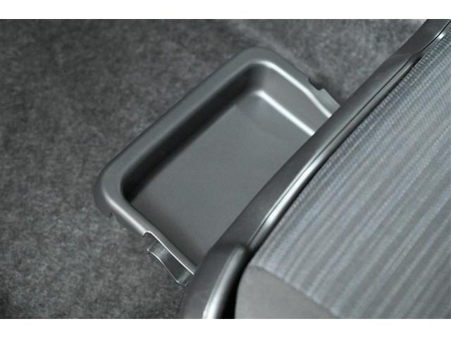 ヤリス Ｚ　サイドＳＲＳ　ＡＡＣ　バックモニタ　スマキー　横滑防止装置　キーフリー　アルミ　ＬＥＤランプ　パワーウインドウ　定期点検記録簿　助手席エアバック　クルコン　エアバッグ　パワーステアリング　ＡＢＳ（32枚目）