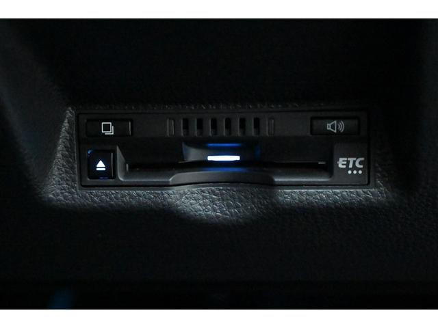 ヤリスクロス ハイブリッドＺ　スマートキ　ＤＶＤプレーヤー　衝突軽減ブレーキ　リヤカメラ　点検記録簿　ＬＥＤヘッドライ　ＥＳＣ　クルーズＣ　パワーステアリング　アルミホイール　ＥＴＣ車載器　運転席パワーシート　イモビ　キーフリー（9枚目）