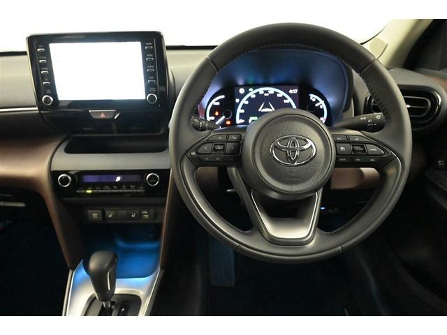 ヤリスクロス ハイブリッドＺ　スマートキ　ＤＶＤプレーヤー　衝突軽減ブレーキ　リヤカメラ　点検記録簿　ＬＥＤヘッドライ　ＥＳＣ　クルーズＣ　パワーステアリング　アルミホイール　ＥＴＣ車載器　運転席パワーシート　イモビ　キーフリー（23枚目）