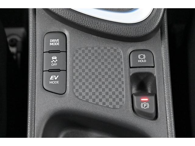 ヤリスクロス ハイブリッドＺ　スマートキ　ＤＶＤプレーヤー　衝突軽減ブレーキ　リヤカメラ　点検記録簿　ＬＥＤヘッドライ　ＥＳＣ　クルーズＣ　パワーステアリング　アルミホイール　ＥＴＣ車載器　運転席パワーシート　イモビ　キーフリー（26枚目）