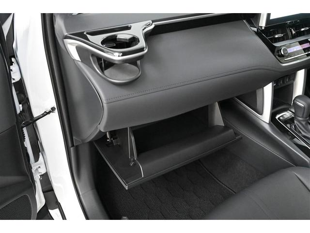 ������ȃG�A�R���h�����N�z���_�[�A���O���[�u�{�b�N�X�@�����B�@�O���[�u�{�b�N�X�͎Ԍ��؂�戵��������ۊǂ���̂ɕ֗��ł��B