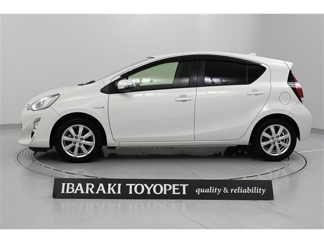 アクア Ｓ　衝突軽減Ｂ　セキュリティー　キーレススタート　両席エアバッグ　スマートキーシステム　取説記録簿　バックモニタ　ＡＴエアコン　ＶＳＣ　地デジテレビ　ＬＥＤヘットライト　運転席エアバッグ　ＡＵＸ　ＥＴＣ付（4枚目）