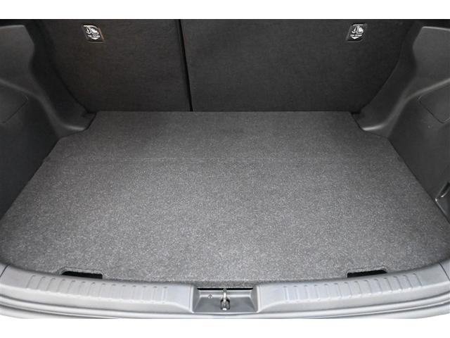 ヤリス ハイブリッドＺ　スマートキー＆プッシュスタート　パワーウィンドウ　フルセグＴＶ　記録簿有　サイドエアバッグ　ナビ＆ＴＶ　ＬＥＤライト　ドラレコ付　ＡＷ　パワーステアリング　ＥＴＣ装備　横滑防止装置　クルコン　エアコン（20枚目）