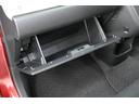 ■グローブボックス　装備　　車検証や取扱説明書を保管するのに便利です。