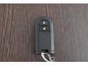 モーダ　Ｂモニター　横滑り防止装置　スマートキ－　ＥＴＣ車載器　ＬＥＤ　ＡＵＸ　盗難防止　キーフリーシステム　エアバック　Ｗエアバッグ　エアコン　パワーステアリング　ＡＢＳ　メモリナビ　ベンチシート（36枚目）