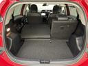 リヤシートは、６：４分割可倒式で、シートバックを前倒しできます。丈の長い荷物を積むことができます。