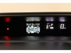 �ǥ����뼰���󥿡��᡼�����ʥޥ������ե��᡼�����ǥ����ץ쥤�աˤǤ�����������ư�򾯤ʤ����뤿�ᡢ�᡼�����򥻥󥿡������֡��ǥ�����ɽ���ǤȤƤ⸫�䤹��������ž�Τ����Ω���ޤ��� 7