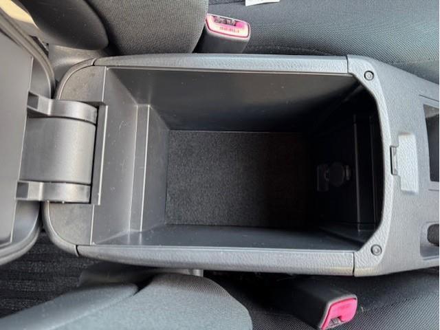 ヴァンガード ２４０Ｓ　盗難防止　キーフリー　点検記録簿　Ｂカメ　ＥＴＣ車載器　ナビＴＶ　パワーステアリング　パワーウィンド　アルミホイール　エアコン　ＡＢＳ　ＡＵＸ　３列シート　カーテンエアバッグ　ワンセグ　メモリーナビ（18枚目）