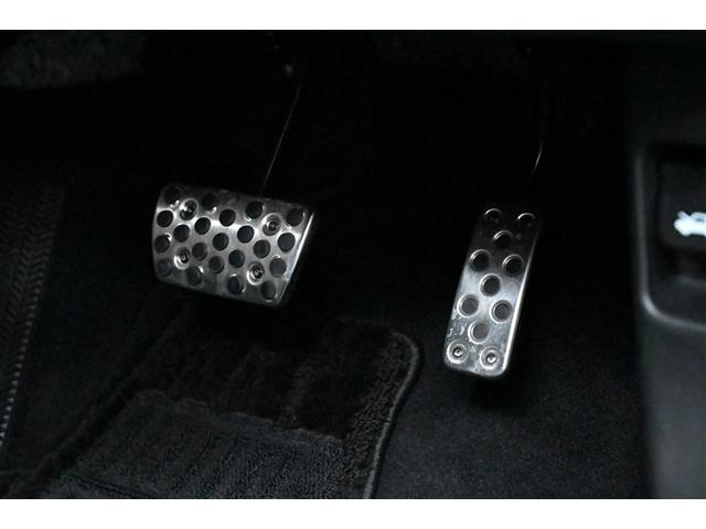 シビック ハッチバック　追突軽減ブレーキ　盗難防止装置　ミュージックプレイヤー接続可　アルミ　Ｂモニター　整備記録簿　横滑防止　ＬＥＤライト　フルセグＴＶ　スマートキー　ＡＡＣ　ナビ・ＴＶ　サイドカーテンエアバック　ＥＴＣ（33枚目）