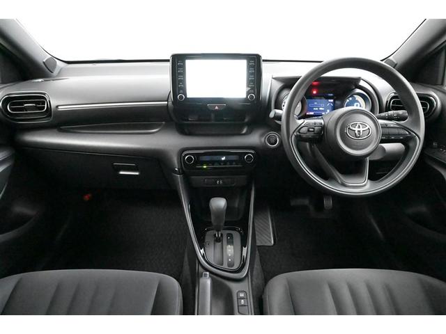 ヤリス Ｇ　バックモニタ－　誤発進抑制機能　スマートキー　盗難防止装置　横滑り防止機能　キーレス　ＥＴＣ　オートエアコン　メモリーナビ　ＡＢＳ　運転席エアバック　サイドエアバッグ　ミュージックプレイヤー接続可（2枚目）