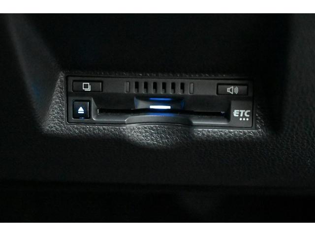 ヤリス Ｇ　バックモニタ－　誤発進抑制機能　スマートキー　盗難防止装置　横滑り防止機能　キーレス　ＥＴＣ　オートエアコン　メモリーナビ　ＡＢＳ　運転席エアバック　サイドエアバッグ　ミュージックプレイヤー接続可（9枚目）