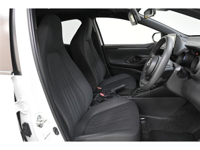 ヤリス Ｇ　バックモニタ－　誤発進抑制機能　スマートキー　盗難防止装置　横滑り防止機能　キーレス　ＥＴＣ　オートエアコン　メモリーナビ　ＡＢＳ　運転席エアバック　サイドエアバッグ　ミュージックプレイヤー接続可（13枚目）