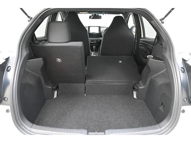 ヤリス Ｇ　バックモニタ－　誤発進抑制機能　スマートキー　盗難防止装置　横滑り防止機能　キーレス　ＥＴＣ　オートエアコン　メモリーナビ　ＡＢＳ　運転席エアバック　サイドエアバッグ　ミュージックプレイヤー接続可（17枚目）