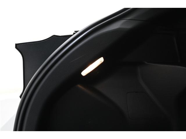 ヤリス Ｇ　バックモニタ－　誤発進抑制機能　スマートキー　盗難防止装置　横滑り防止機能　キーレス　ＥＴＣ　オートエアコン　メモリーナビ　ＡＢＳ　運転席エアバック　サイドエアバッグ　ミュージックプレイヤー接続可（19枚目）