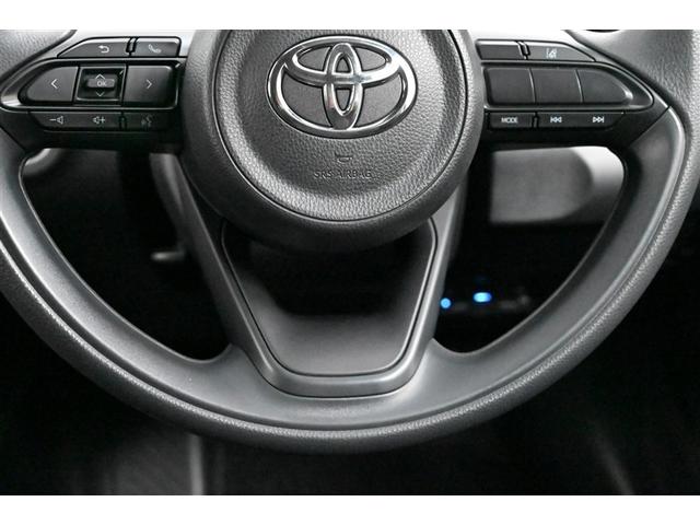 ヤリス Ｇ　バックモニタ－　誤発進抑制機能　スマートキー　盗難防止装置　横滑り防止機能　キーレス　ＥＴＣ　オートエアコン　メモリーナビ　ＡＢＳ　運転席エアバック　サイドエアバッグ　ミュージックプレイヤー接続可（20枚目）