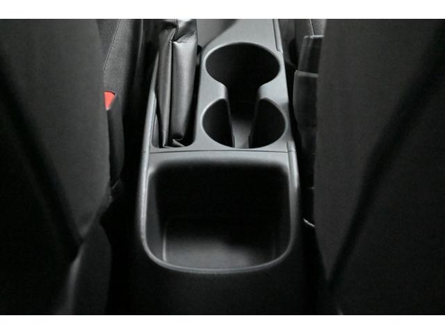 ヤリス Ｇ　バックモニタ－　誤発進抑制機能　スマートキー　盗難防止装置　横滑り防止機能　キーレス　ＥＴＣ　オートエアコン　メモリーナビ　ＡＢＳ　運転席エアバック　サイドエアバッグ　ミュージックプレイヤー接続可（29枚目）