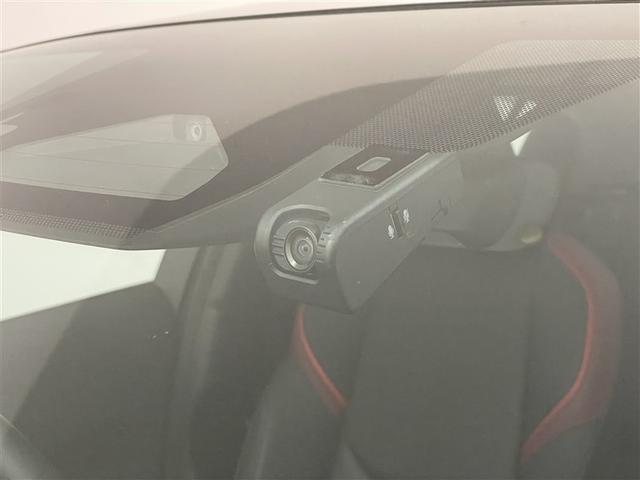 プリウス Ｚ　リアカメラ　パノラマサンルーフ　プリクラッシュ　ＰＷシート　ＬＥＤランプ　オートクルーズ　アルミホイール　ドライブレコーダ　ＡＣ　運転席エアバッグ　横滑り防止装置　ＥＴＣ付　盗難防止システム　ＴＶ（4枚目）