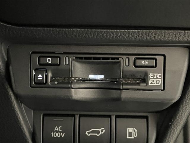 プリウス Ｚ　リアカメラ　パノラマサンルーフ　プリクラッシュ　ＰＷシート　ＬＥＤランプ　オートクルーズ　アルミホイール　ドライブレコーダ　ＡＣ　運転席エアバッグ　横滑り防止装置　ＥＴＣ付　盗難防止システム　ＴＶ（11枚目）