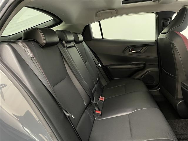 プリウス Ｚ　リアカメラ　パノラマサンルーフ　プリクラッシュ　ＰＷシート　ＬＥＤランプ　オートクルーズ　アルミホイール　ドライブレコーダ　ＡＣ　運転席エアバッグ　横滑り防止装置　ＥＴＣ付　盗難防止システム　ＴＶ（16枚目）