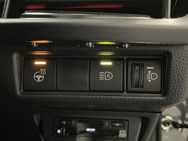 プリウス Ｚ　リアカメラ　パノラマサンルーフ　プリクラッシュ　ＰＷシート　ＬＥＤランプ　オートクルーズ　アルミホイール　ドライブレコーダ　ＡＣ　運転席エアバッグ　横滑り防止装置　ＥＴＣ付　盗難防止システム　ＴＶ（24枚目）