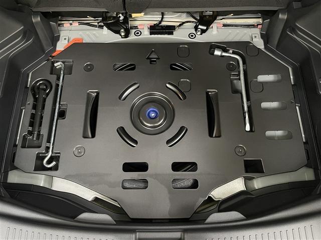 アクア Ｘ　踏み間違い防止　イモビ　ドライブレコーダー　ナビ　点検記録簿　ＬＥＤヘッドライト　スマートキー　横滑り防止機能　キーレスエントリー　オートクルーズ　オートエアコン　ＥＴＣ　カーテンエアバッグ　ＡＢＳ（33枚目）