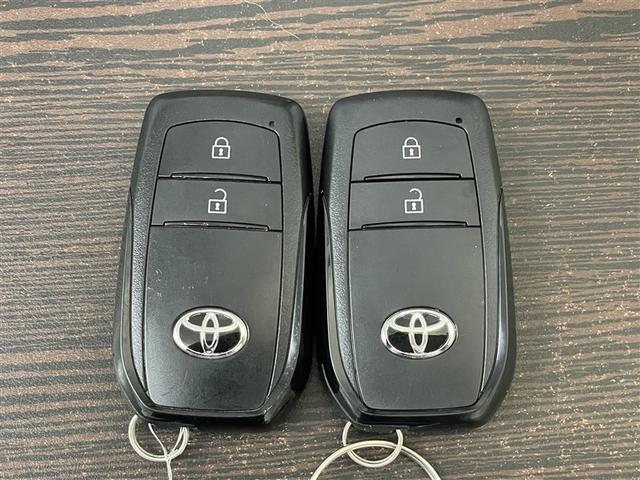 アクア Ｘ　踏み間違い防止　イモビ　ドライブレコーダー　ナビ　点検記録簿　ＬＥＤヘッドライト　スマートキー　横滑り防止機能　キーレスエントリー　オートクルーズ　オートエアコン　ＥＴＣ　カーテンエアバッグ　ＡＢＳ（35枚目）