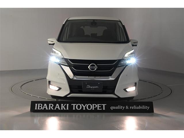 セレナ ハイウェイスター　ダブルエアコン　スマートキー＆プッシュスタート　メモリーナビゲーション　ＬＥＤ　キーレス　ナビＴＶ　横滑防止装置　ミュージックプレイヤー接続可　ＥＴＣ車載器　ＤＶＤ再生　ダブルエアバック　３列シート（8枚目）