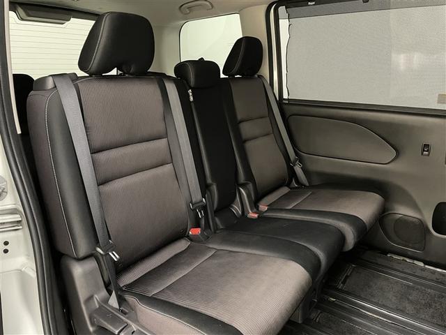 セレナ ハイウェイスター　ダブルエアコン　スマートキー＆プッシュスタート　メモリーナビゲーション　ＬＥＤ　キーレス　ナビＴＶ　横滑防止装置　ミュージックプレイヤー接続可　ＥＴＣ車載器　ＤＶＤ再生　ダブルエアバック　３列シート（17枚目）