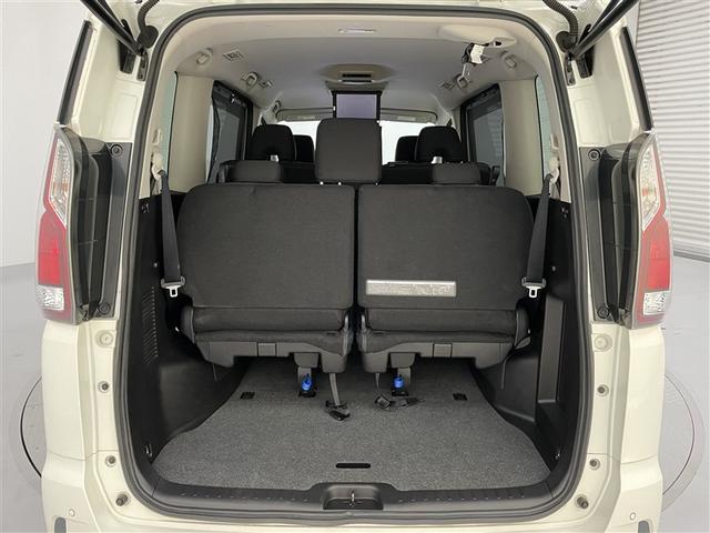 セレナ ハイウェイスター　ダブルエアコン　スマートキー＆プッシュスタート　メモリーナビゲーション　ＬＥＤ　キーレス　ナビＴＶ　横滑防止装置　ミュージックプレイヤー接続可　ＥＴＣ車載器　ＤＶＤ再生　ダブルエアバック　３列シート（19枚目）