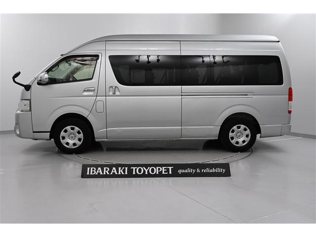 ハイエースワゴン グランドキャビン　パワステ　定期点検記録簿　ダブルエアコン　フルセグ　Ｗエアバック　キーレスエントリー　ＡＢＳ　３列シート　エアバック　メモリーナビ　オートエアコン　ミュージックプレイヤー接続可　インテリキー（4枚目）